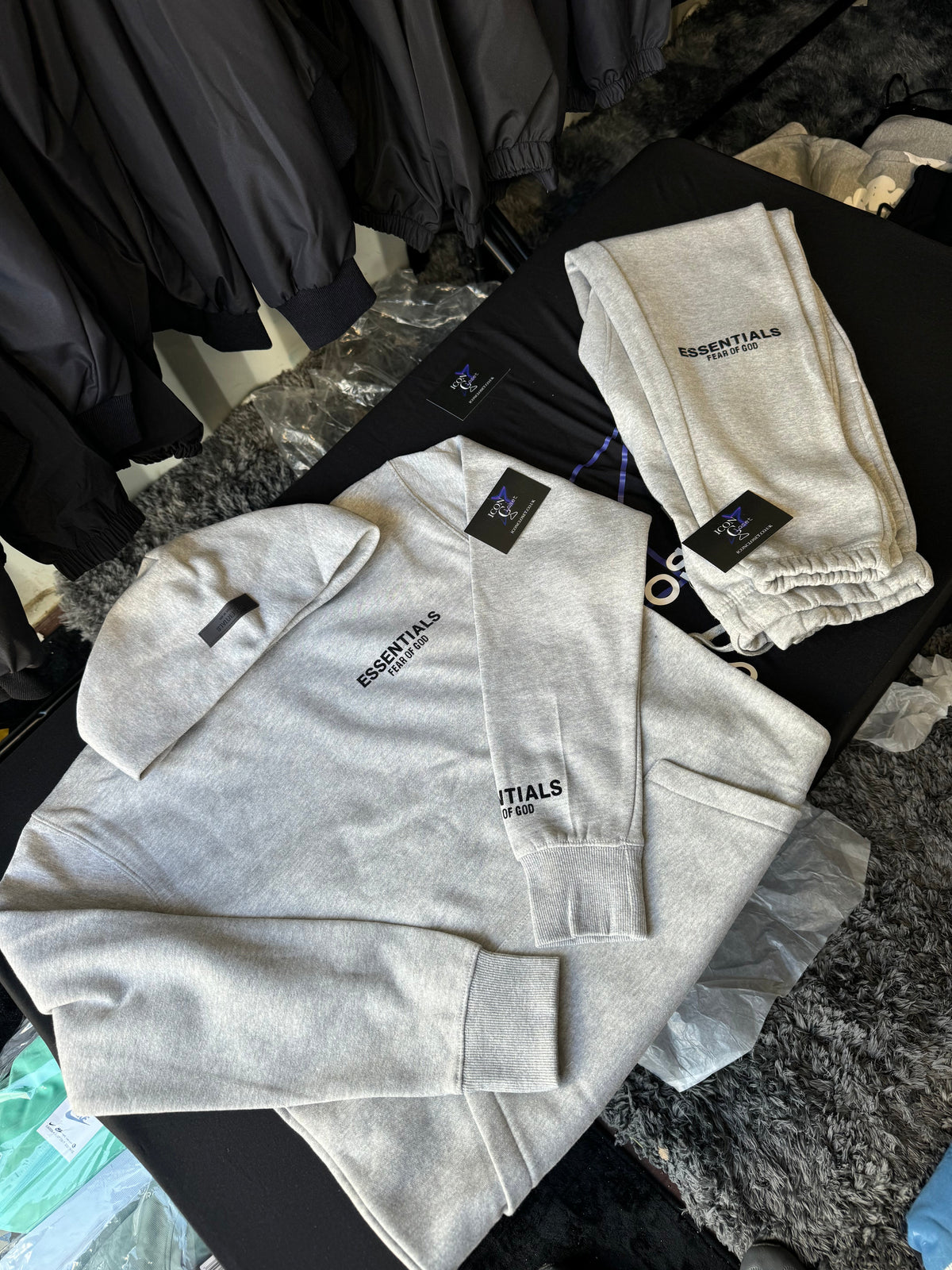 Essential’ Tracksuits