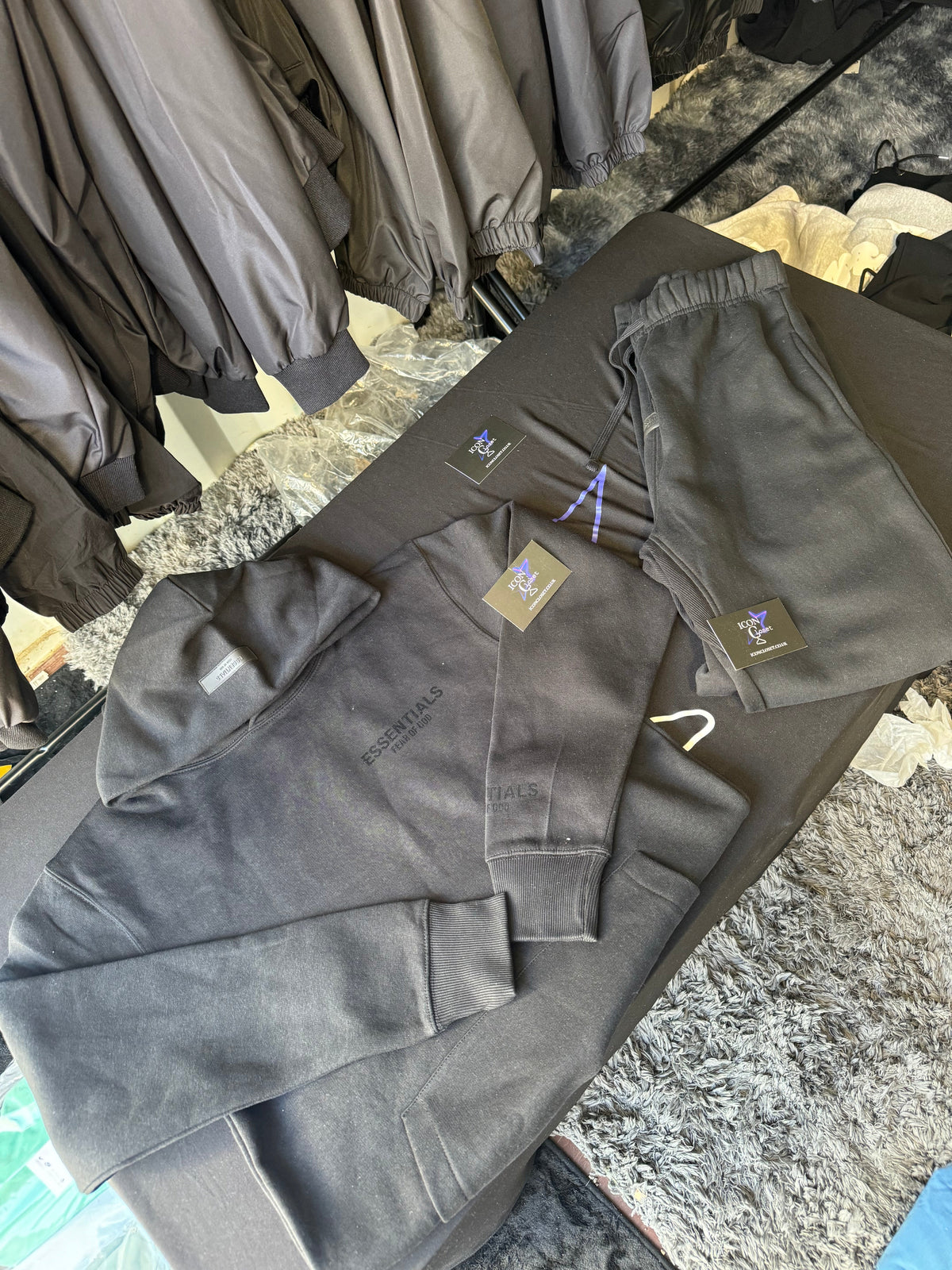 Essential’ Tracksuits