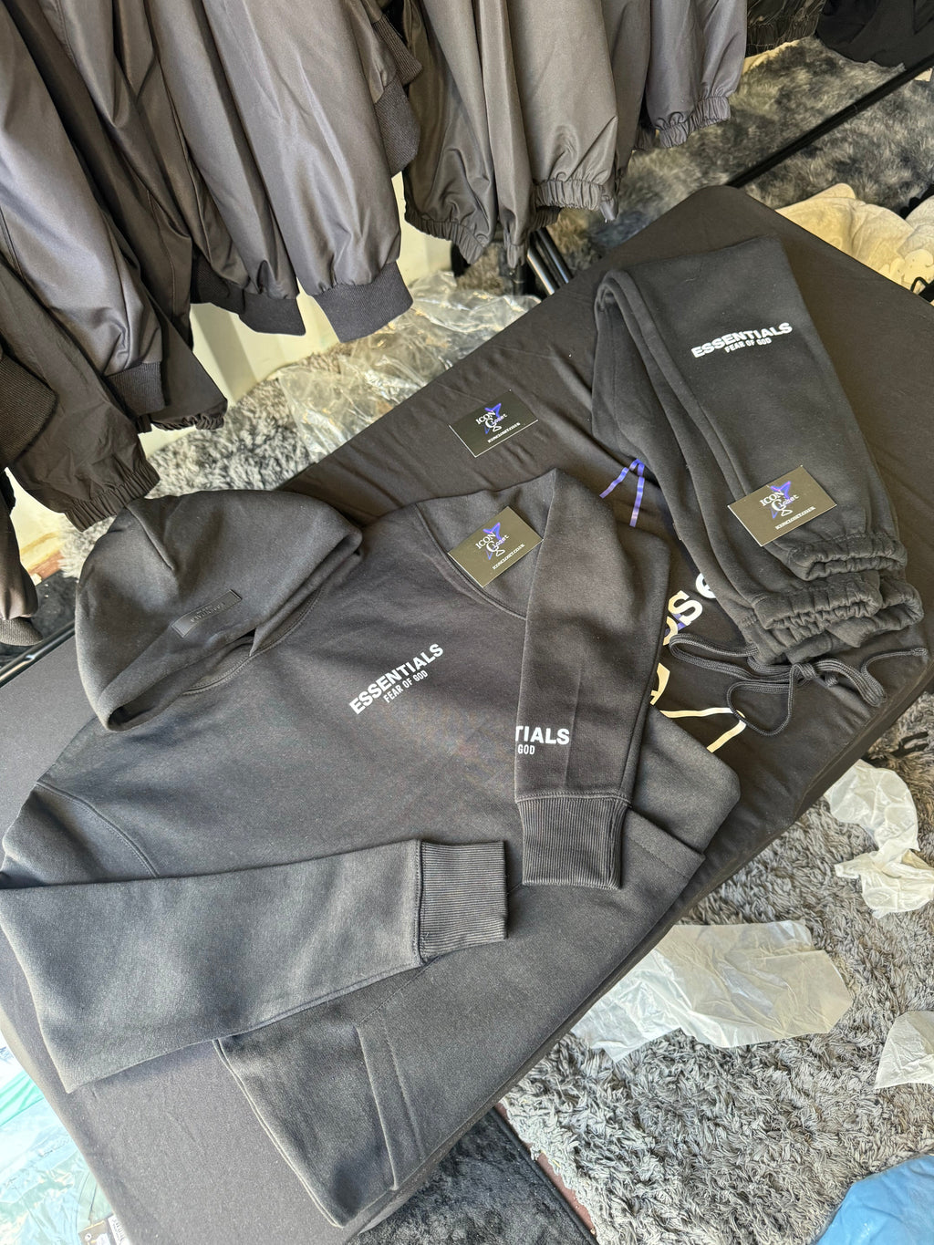 Essential’ Tracksuits