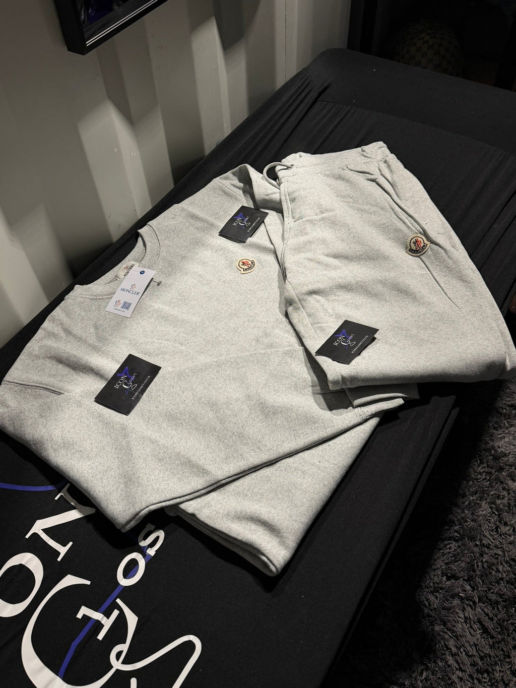 MONCLIZZY Crewneck